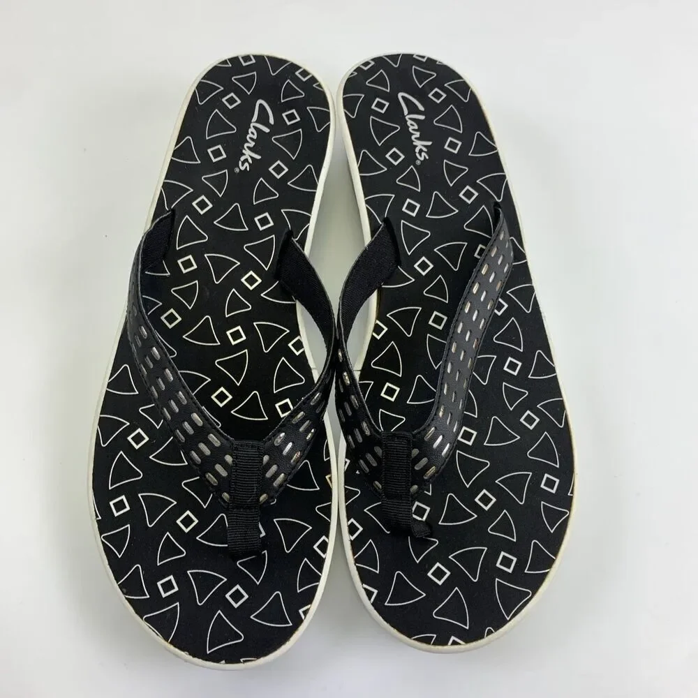 Clarks Liya Bevin Sandal Thong Slip On Low Wedge Black Metallic Cut Out Women 11